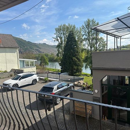 Weingut / Gaestehaus Gerlach Ürzig Exteriör bild