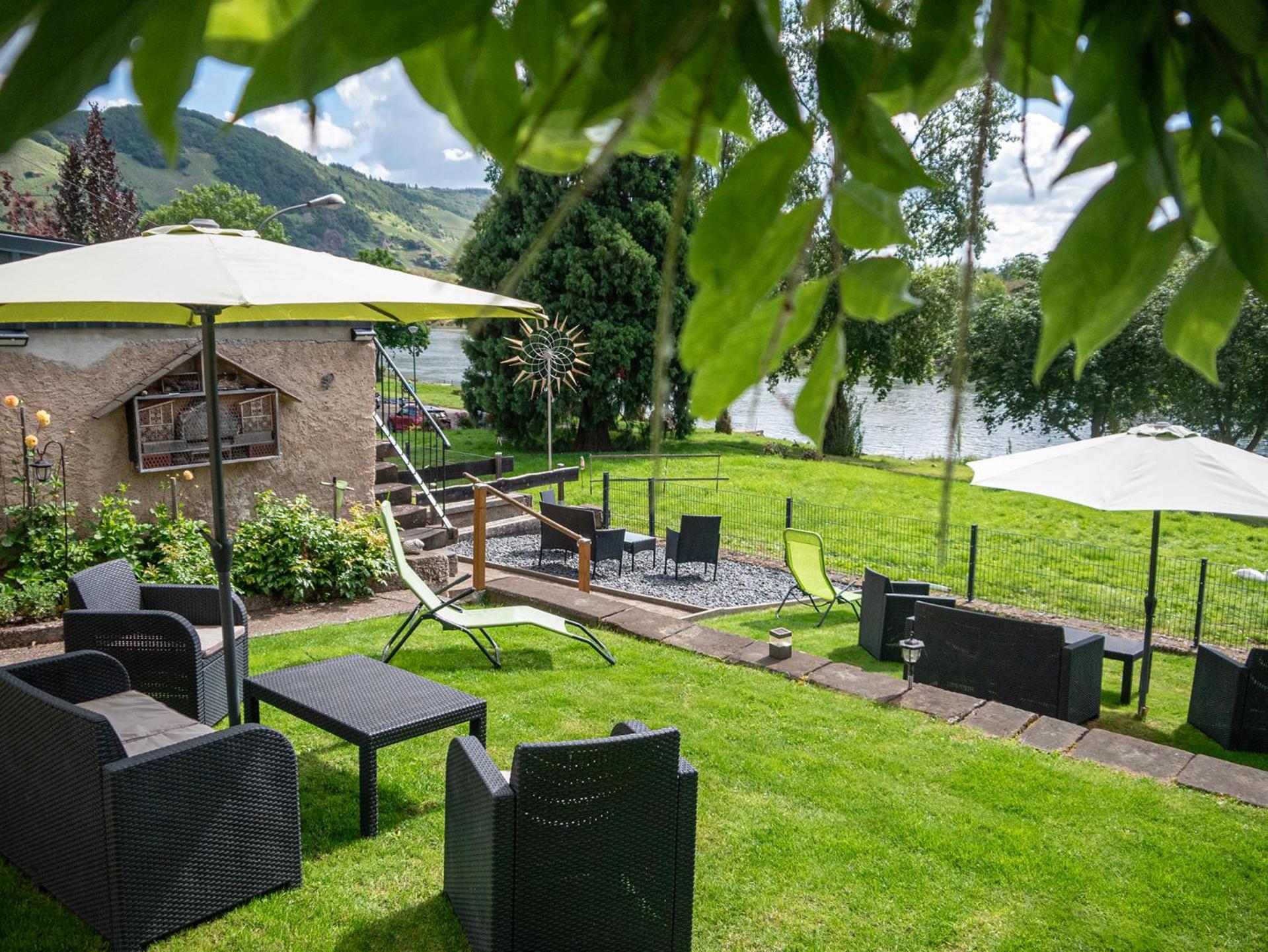 Weingut / Gaestehaus Gerlach Ürzig Exteriör bild
