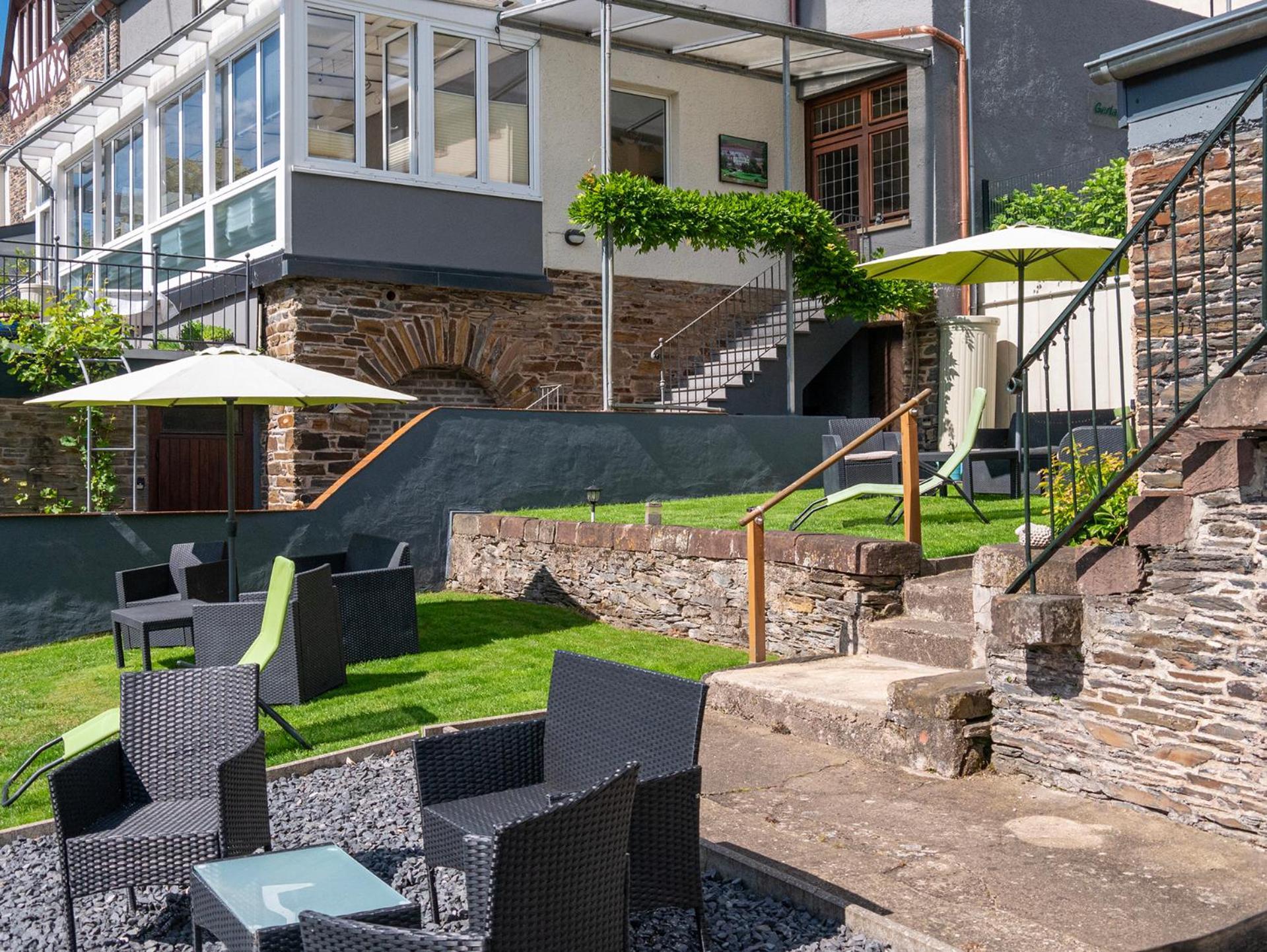 Weingut / Gaestehaus Gerlach Ürzig Exteriör bild