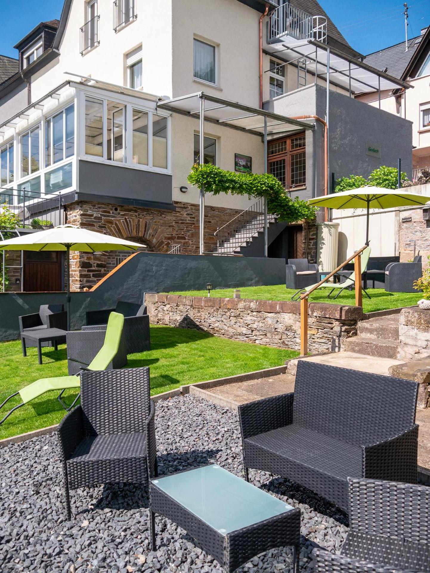 Weingut / Gaestehaus Gerlach Ürzig Exteriör bild