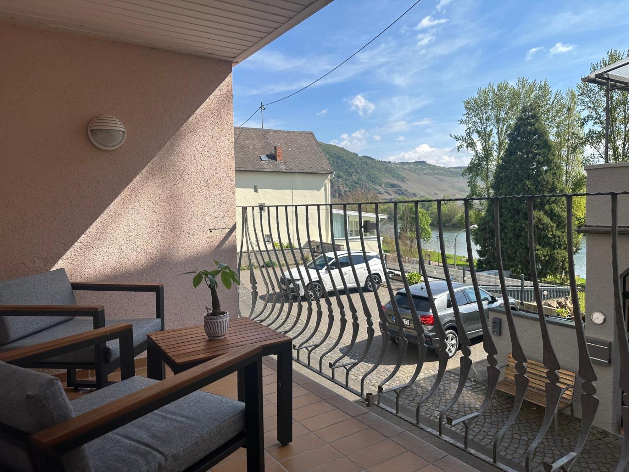 Weingut / Gaestehaus Gerlach Ürzig Exteriör bild
